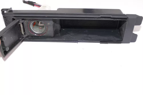 Audi A4 8E B6 B7 A3 8P Zigarettenanzünder vorne 8P0863284 Klappe (187326)